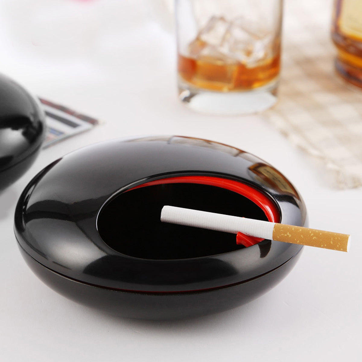 Melamine Ashtray with Lid Red Black Ashtray