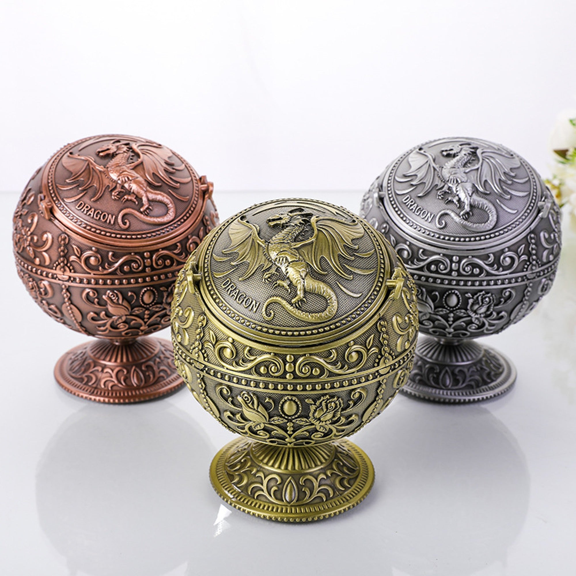 Vintage Globe Ashtray with Flip Lid and Dragon Carving – Ashtray