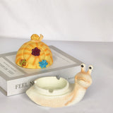 Cute Snail Ashtray Resin Ash Tray Patio Decoration Windproof Lidded Covered smokeless