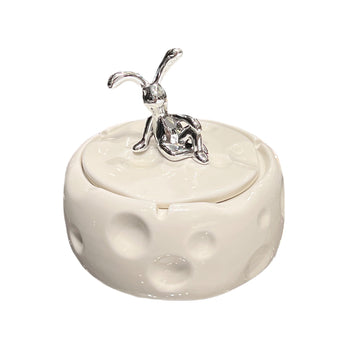Bunny Outdoor Ashtray with Lid Ceramic Cheese Ash Tray Covered Lidded Windproof Decorative Cute Cool