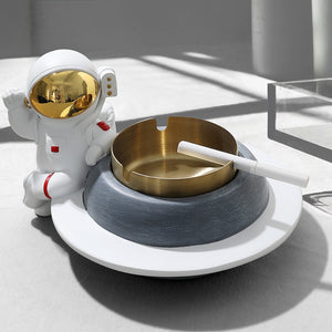 cute astronaut ashtray with lid resin outdoor ash tray nasa